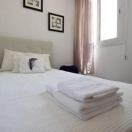 Apartment Classic 3br By Makariou Avenue *