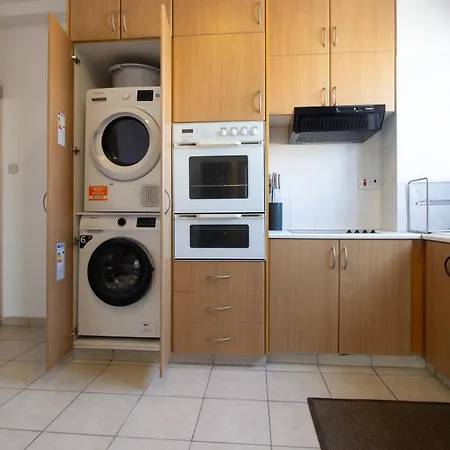 Apartment Classic 3br By Makariou Avenue Nicosia