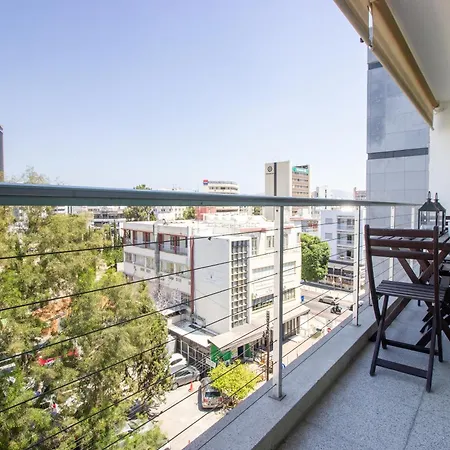 Classic 3br By Makariou Avenue Apartment