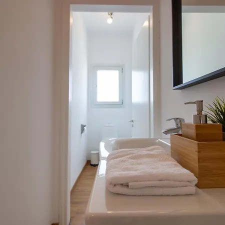 Classic 3br By Makariou Avenue Apartment Nicosia