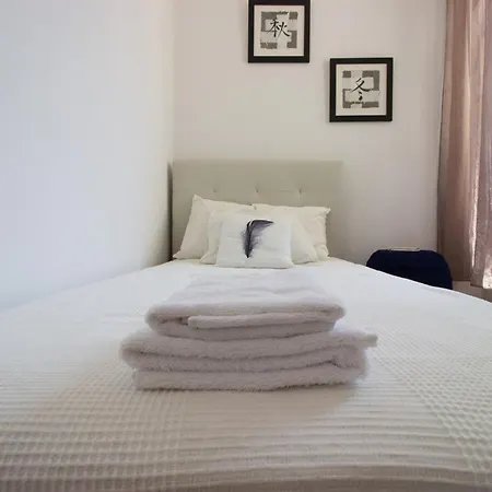 Classic 3br By Makariou Avenue * Nicosia