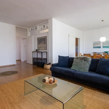 Apartment Classic 3br By Makariou Avenue Nicosia