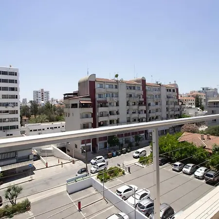 Classic 3br By Makariou Avenue Appartement *